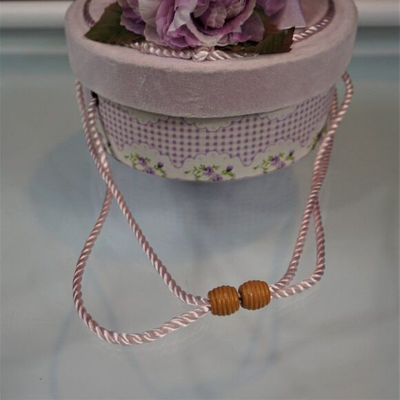 Vintage Decorative Gift Box Floral Lavender Round Keepsake Box Faux Flowers Lid - Picture 5 of 10